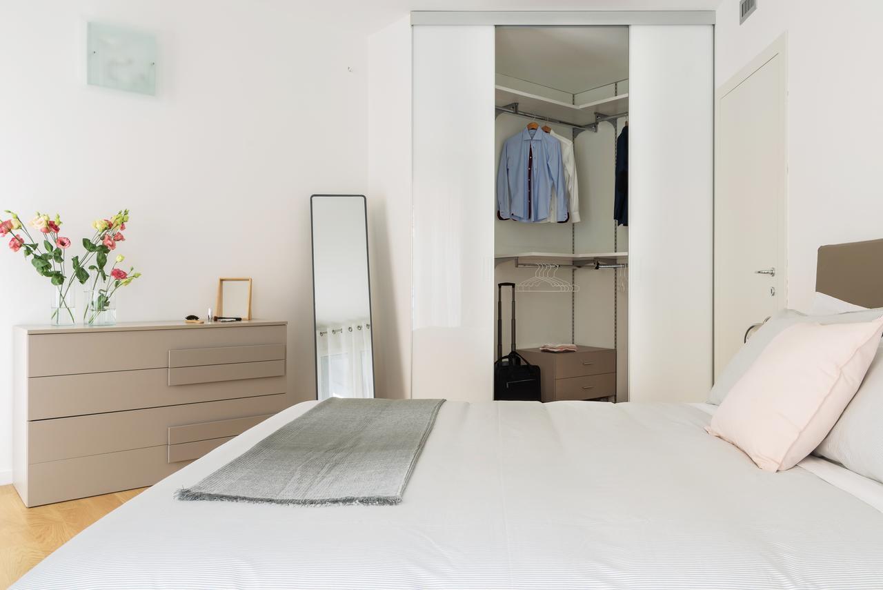 Ferienwohnung Joivy Sunny 1-Bed Flat With Balcony Mailand Exterior foto